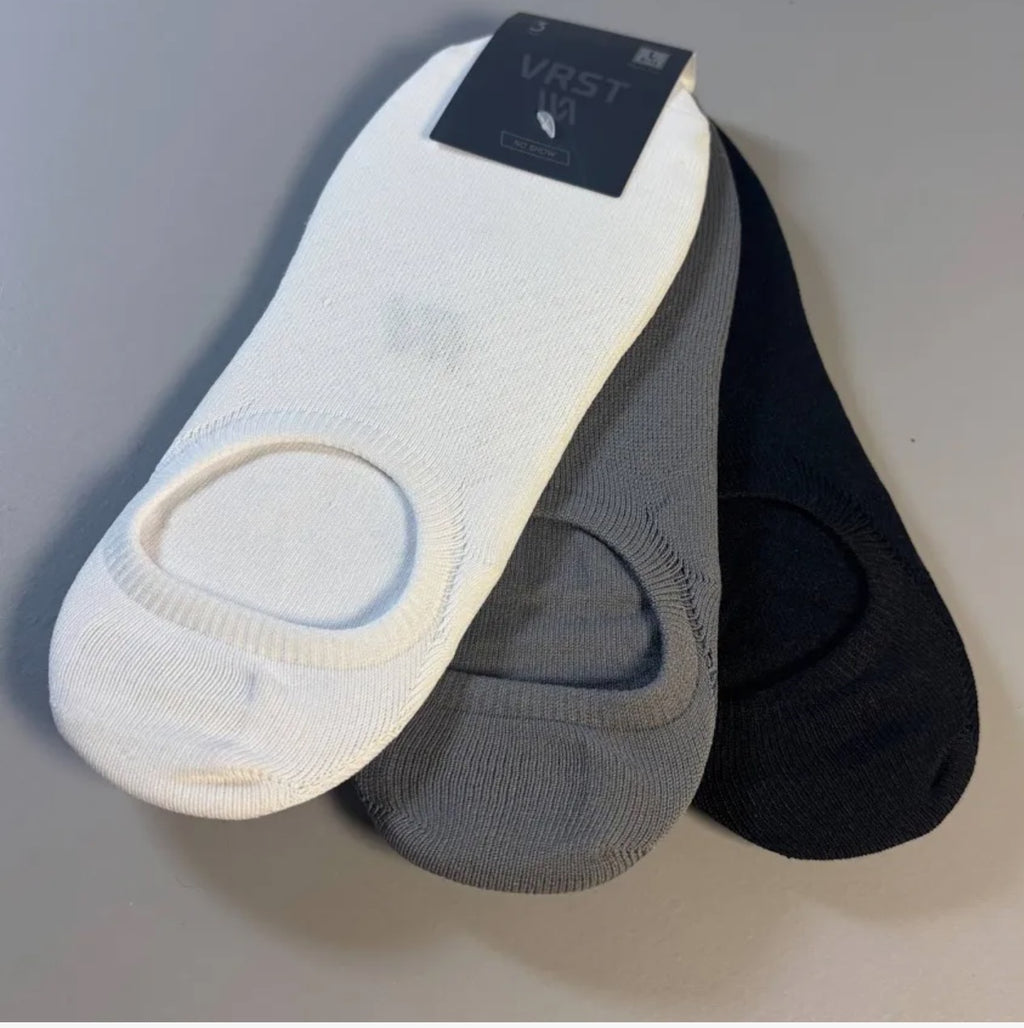 VRST branded no-show socks. 4-C